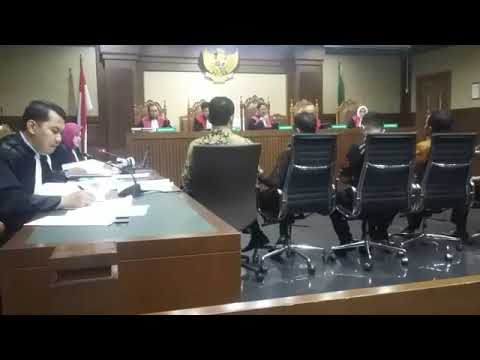 LIVE SIANG : Setelah Makan Siang, Lanjutan Sidang Zumi Zola  20/09/2018