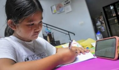 Mendikbud Izinkan Dana BOS untuk Kuota Internet, IGI: Banyak Guru Tak Sanggup Kelas Maya