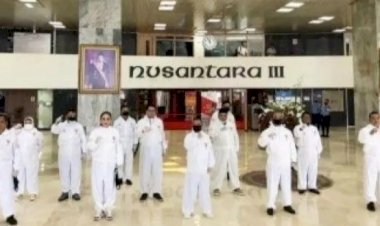 Anggota DPR Kenakan APD saat Berfoto, Netizen: Kalian Sangat Memalukan & Tidak Punya Hati