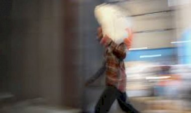 Viral Pria di Palembang Ini Ditangkap Warga dan Disebut Mencuri Beras