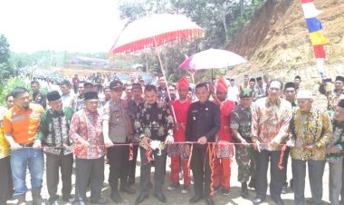 Bupati Bungo Resmikan Jembatan Sungai Batang Asam