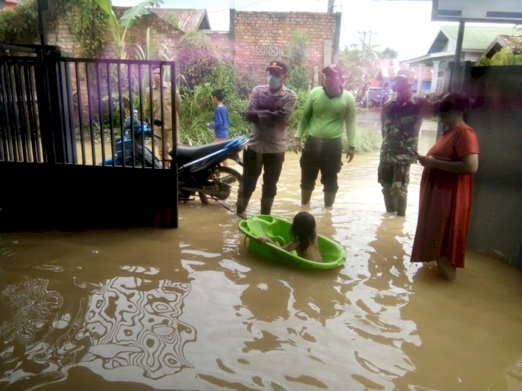 Diguyur Hujan Semalaman, Warga Perumahan Kembar Lestari Mendalo Kebanjiran