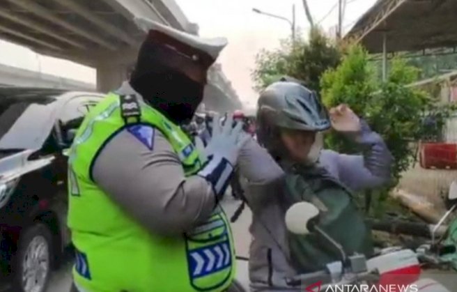 Mulai Senin Ini, Pelanggaran PSBB Wajib Isi Surat Pernyataan Polisi