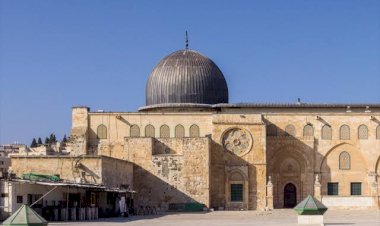 Komplek Masjid Al Aqsa Hari Ini Dibuka, Jemaah Wajib Pakai Masker