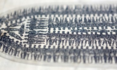 Massa Aksi Anti Rasisme di Inggris Robohkan Patung Pedagang Budak