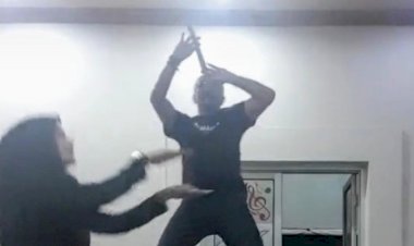 Viral Video TikTok Kadis Parpora Bondowoso Joget India di Meja Kantor, Ketua DPRD: Itukan Aset Negara!