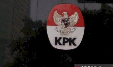 Cornelis Buston Dipanggil KPK, Kuasa Hukum: Tadi Pak Cornelis Nelpon Suruh ke Rumah