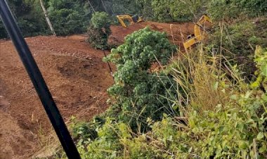 Hati-hati, Jalan Kerinci-Bangko Longsor, Petugas Berlakukan Buka Tutup