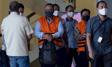 KPK Tahan Tiga Tersangka Uang Ketok Palu yang Mantan Pimpinan DPRD Provinsi Jambi