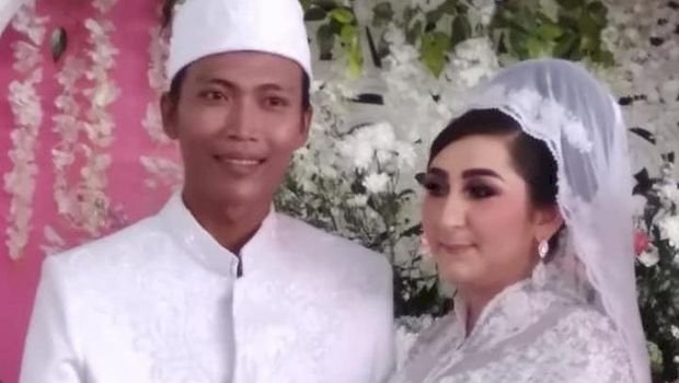 Viral, Kisah Bule Cantik Kawin dengan Petugas Kebersihan DKI Jakarta