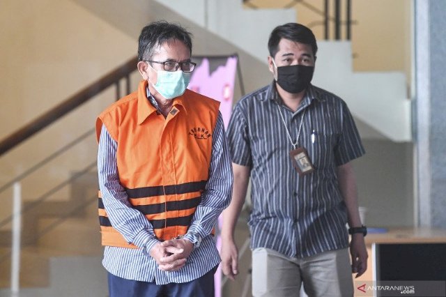 KPK Tahan Mantan Dirut PTDI Budi Santoso