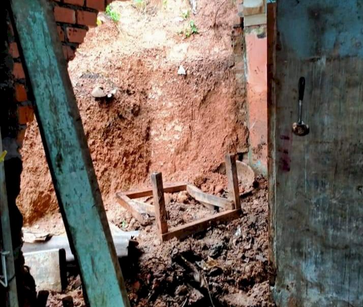 Miris, Rumahnya Jebol Dihantam Longsor, Warga Seberang Masumai Bangko Ini Terpaksa Ngungsi