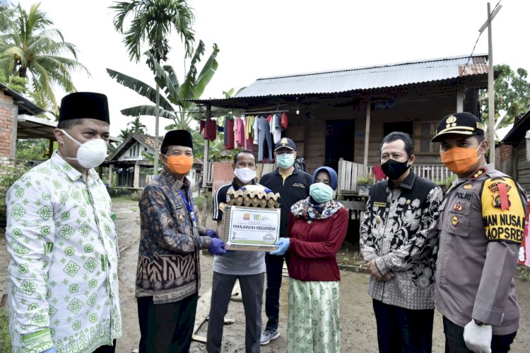 Fachrori Salurkan Bantuan Pangan Kepada Masyarakat Terdampak COVID-19 