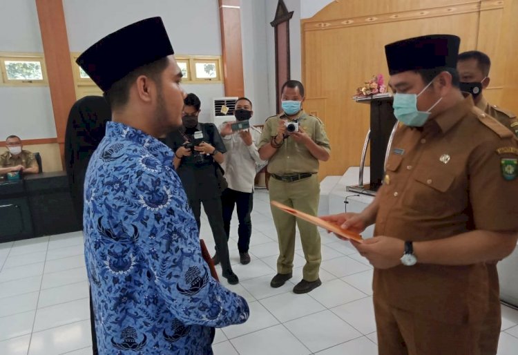 Gunakan Protokol Kesehatan, Bupati Bungo Serahkan 203 SK CPNS