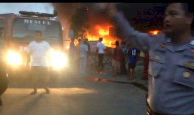 Kebakaran di Flyover Merak, Jalan Ditutup