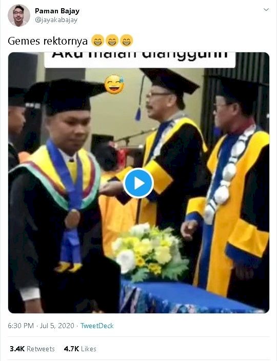 Wisudawan Cuekin Rektor, Sang Rektor Malah Joget Saking Kocaknya