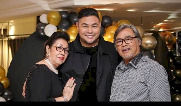 Begini Ungkapan Ivan Gunawan Usai Ayahnya Dimakamkan