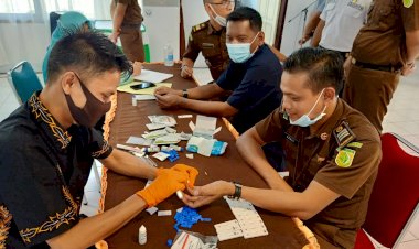 Puluhan Pegawai Kejari Sarolangun Laksanakan Rapid Test, Ini Hasilnya
