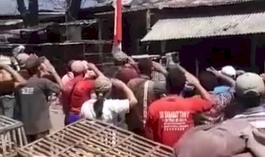 Viral Video Upacara HUT RI Penuh Khidmat Diikuti Puluhan Pedagang Ayam, Netizen: Terharu!