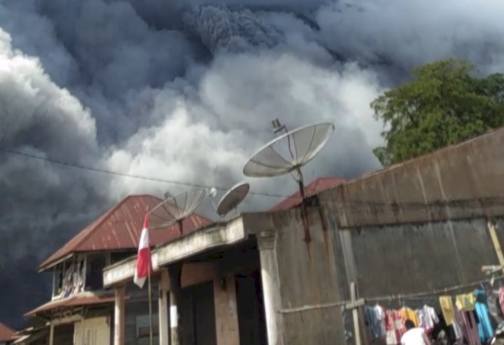 Gunung Sinabung Meletus Kolom Abu 6.000 Meter, Warga Diminta Waspada