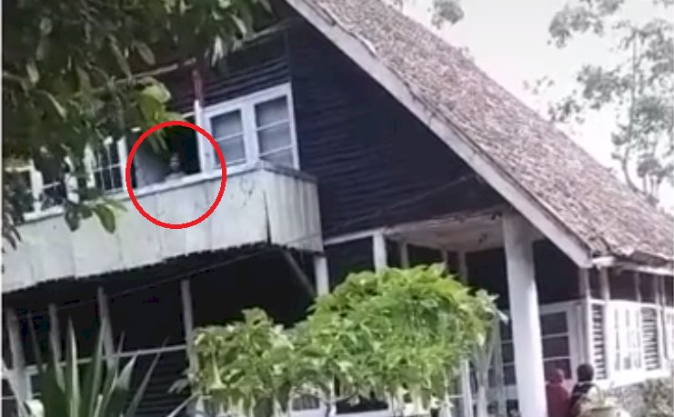 Viral Penampakan Sosok di Rumah Pengabdi Setan, Berjalan Mundur