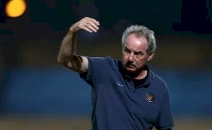 Mantan Pelatih Timnas Indonesia Tersukses Alfred Riedl Tutup Usia