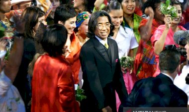 Desainer Kenzo Meninggal Funia akibat Komplikasi COVID-19