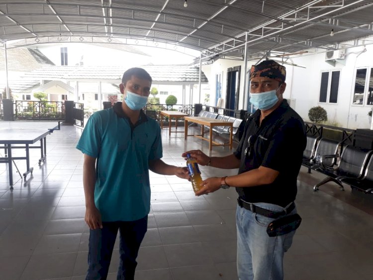 Dapat Kabar Masnah Kena Covid-19, Al Haris Langsung Kirim Ramuan Daun Sungkai