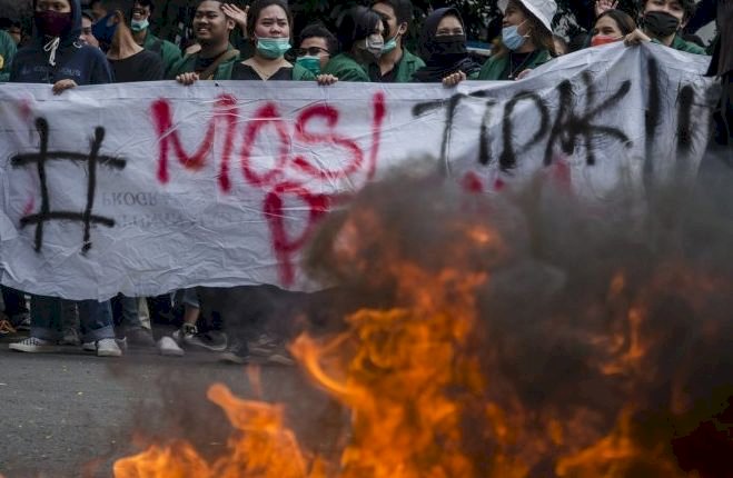 Ditantang Akbar Kerahkan Massa Demo Omnibus, PKS-Demokrat Tak Merespon