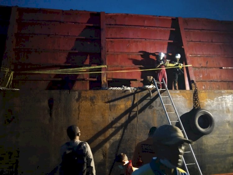 Geger, ABK di Muarojambi Ini Temukan Mayat di Tongkang