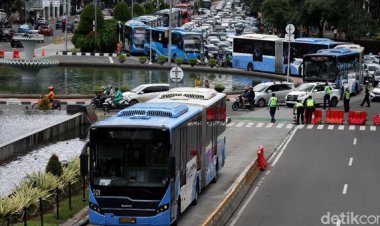 Massa Demo di Istana dan Kedubes Prancis, Ini Rute Perubahan Transjakarta