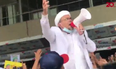 Habib Rizieq Tiba, Massa: Allahu Akbar!