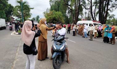 Bagi 30 Ribu Masker, Satgas Covid-19 Bungo: Laporkan Jika Ada yang Sakit