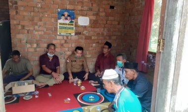 Silaturahmi ke Desa Muhajirin, Al Haris Berdiskusi dengan Warga Soal Karet