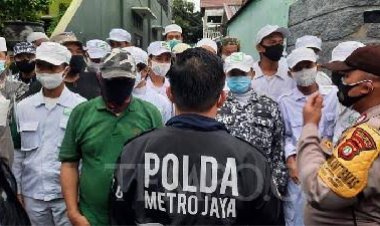 FPI Hanya Izinkan 3 Polisi Masuk Rumah Habib Rizieq: Jangan Halangi Proses Penyidikan Kami