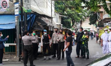 Polisi dan TNI Jaga di Petamburan Jelang Pemeriksaan Rizieq