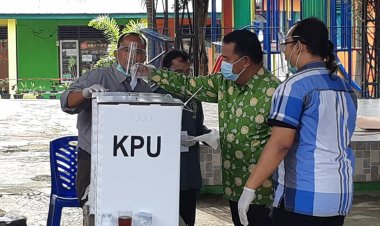 Nyoblos di TPS 08 Pasir Putih-Bungo, Pak Dirman: Kami Minta KPPS Netral