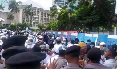 Aksi 1812 Massa Teriakan Sholawat, Polisi: Jakarta Masih Pandemi, Silahkan Bubar