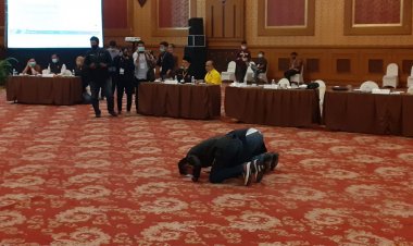 Menang Hasil Pleno Tingkat Provinsi, Saksi Haris-Sani Sujud Syukur