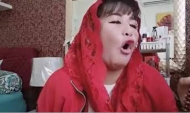 Dewi Tanjung Tagih Janji Jalan Kaki Yogya-Jakarta Amien Rais: Laki-laki Tua Pembuat Kegaduhan