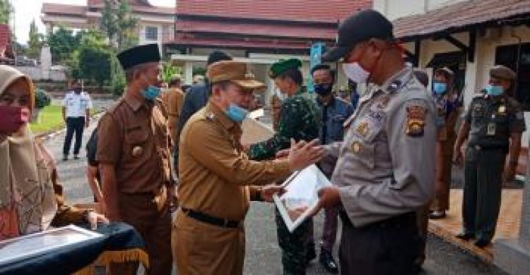 Pejuang Covid-19 Merangin Diberi Penghargaan