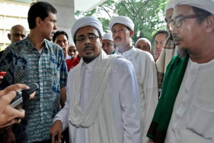 Habib Rizieq Kirim Surat Buat Keluarga dari dalam Penjara, Begini Isinya
