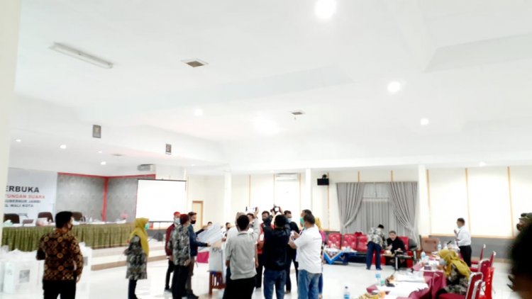 Penggelembungan Suara CE- Ratu di Sungaipenuh Digagalkan, Keunggulan Haris- Sani Makin Jauh