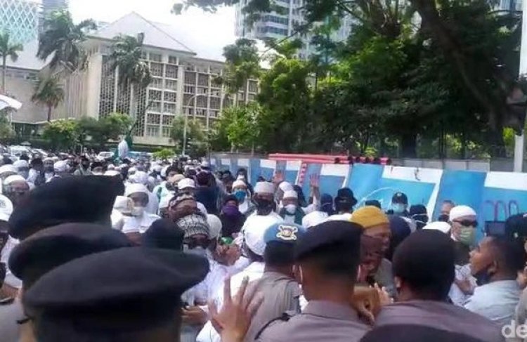 Aksi 1812 Massa Teriakan Sholawat, Polisi: Jakarta Masih Pandemi, Silahkan Bubar