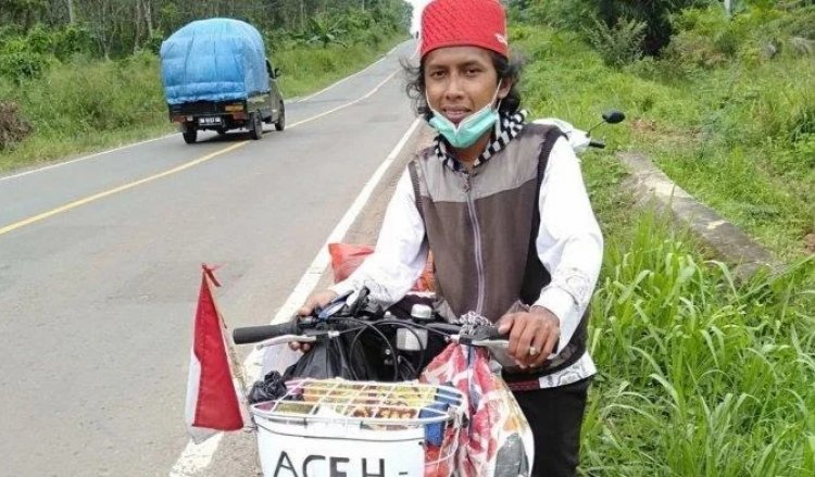 Viral! Pria Naik Sepeda dari Aceh ke Majalengka Jawa Timur