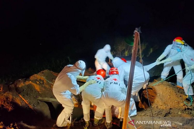 Jelang Tahun Baru, Satgas: Kasus Kematian Pasien COVID-19 Naik 20 persen Pekan Ini