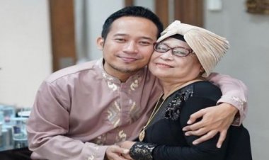 Innalillahi, Denny Cagur Berduka, Sang Ibu...
