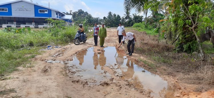 Pasar Rakyat Sengeti Segera Diresmikan, Kondisi Jalannya Malah Begini