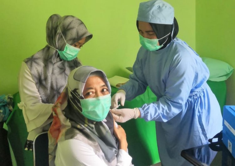 Di Muarojambi Sudah 866 Tenaga Kesehatan yang Divaksin