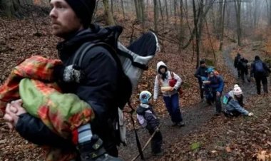 Putus Asa Gara-gara Covid-19, Ribuan Warga Hungaria Naik ke National Blue Trail